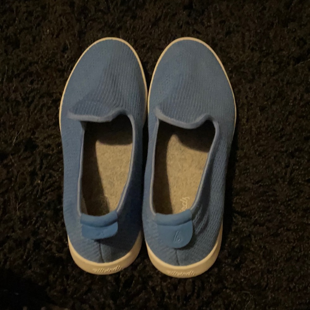 blue allbirds